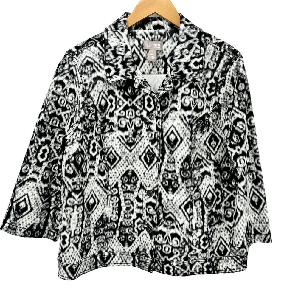 Chico's Monochrome Geometric Teddy Jacket. Size 2 (Chico Sizing).